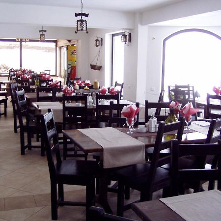 Taverna Pietrei Craiului Zărneşti Eksteriør billede