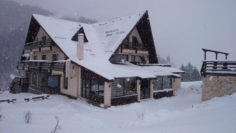 Taverna Pietrei Craiului Zărneşti Eksteriør billede