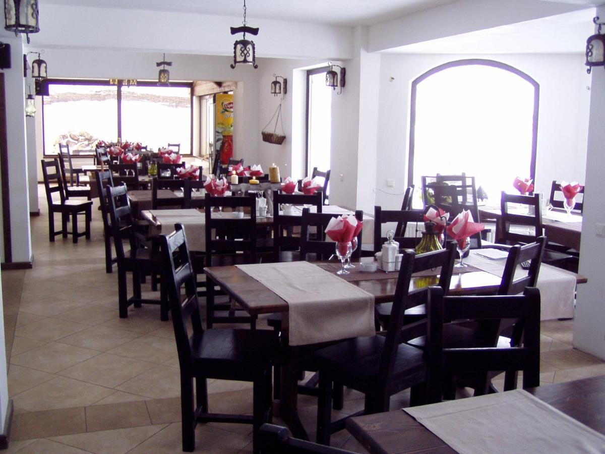 Taverna Pietrei Craiului Zărneşti Eksteriør billede